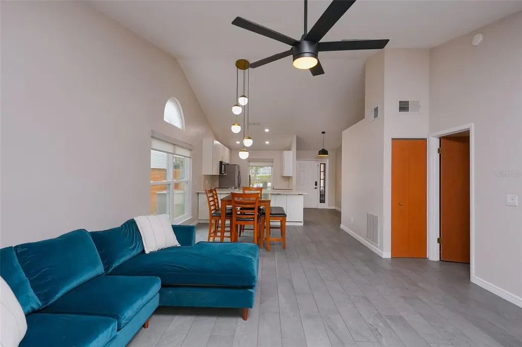 5328 Alcom Drive Orlando FL 32812