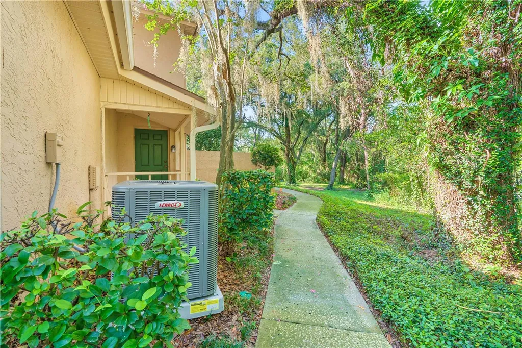 11905 Lakemist Circle Temple Terrace FL 33617