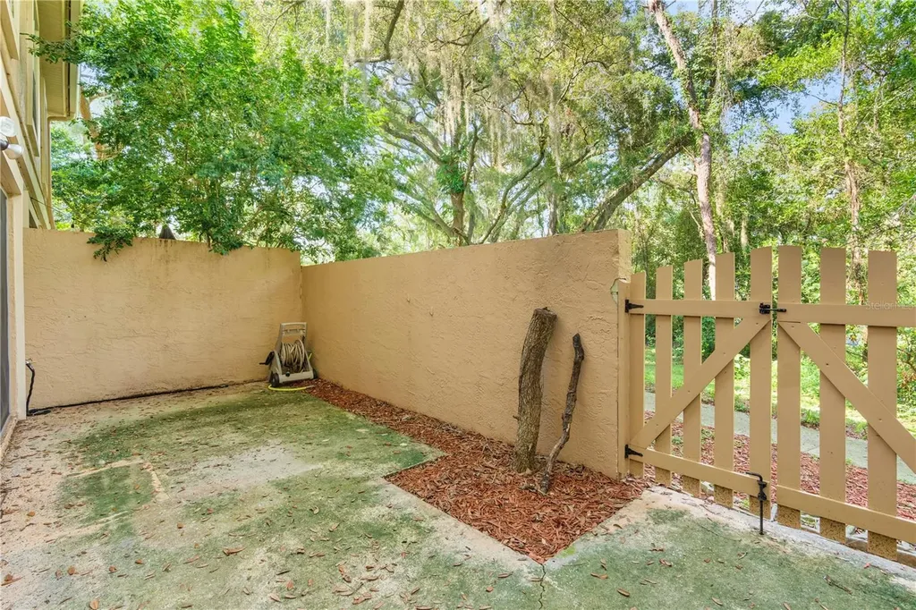 11905 Lakemist Circle Temple Terrace FL 33617