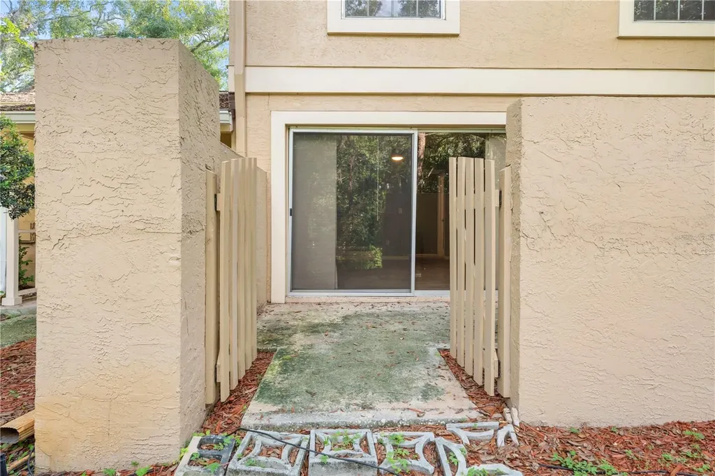 11905 Lakemist Circle Temple Terrace FL 33617