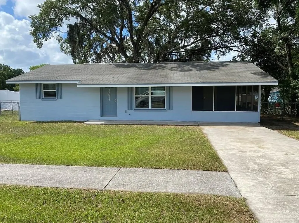 39014 South Avenue Zephyrhills FL 33542