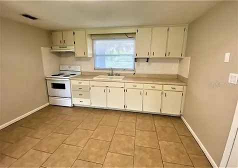 39014 South Avenue Zephyrhills FL 33542