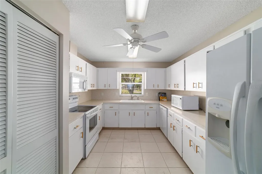9121 SW 83rd Court Ocala FL 34481