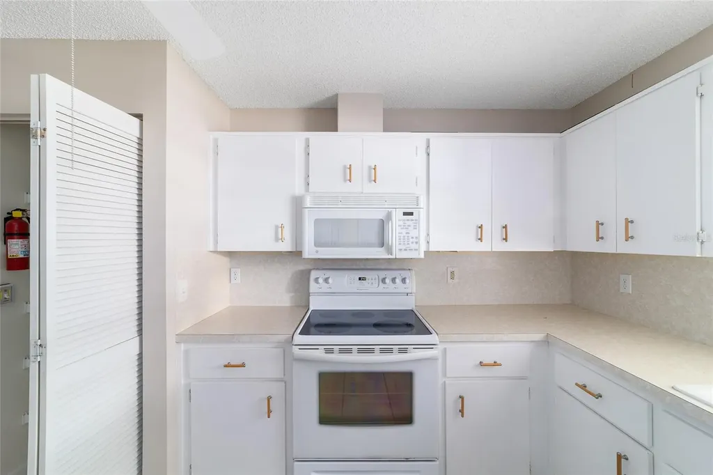 9121 SW 83rd Court Ocala FL 34481