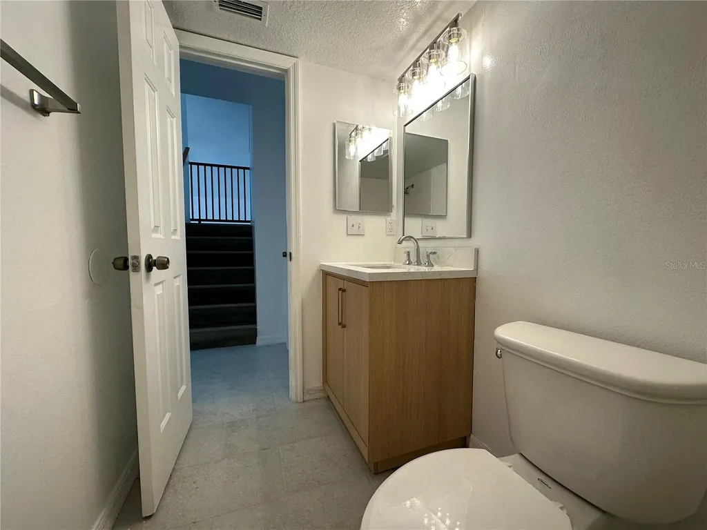 1817 Townhall Lane Orlando FL 32807