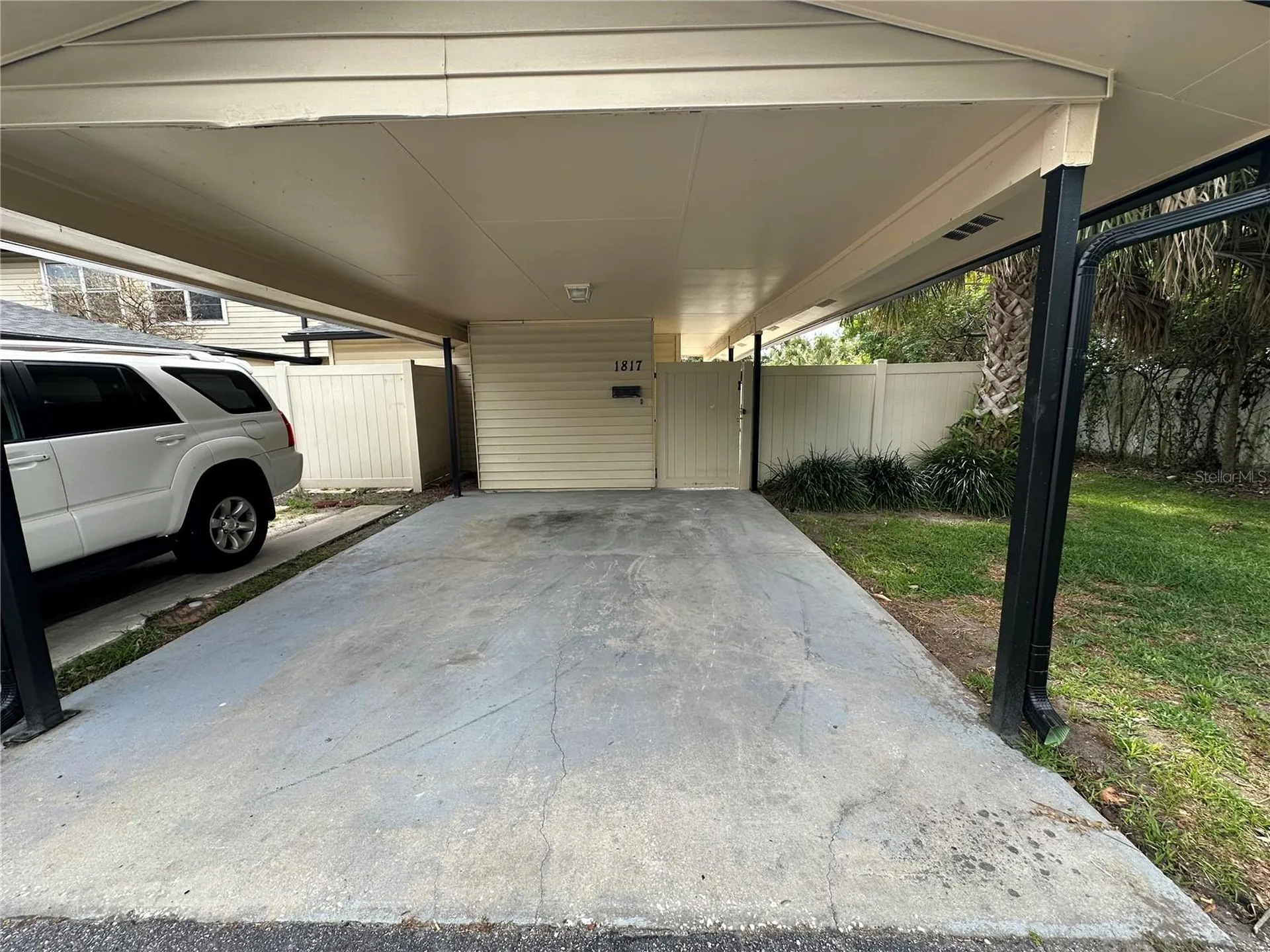 1817 Townhall Lane Orlando FL 32807