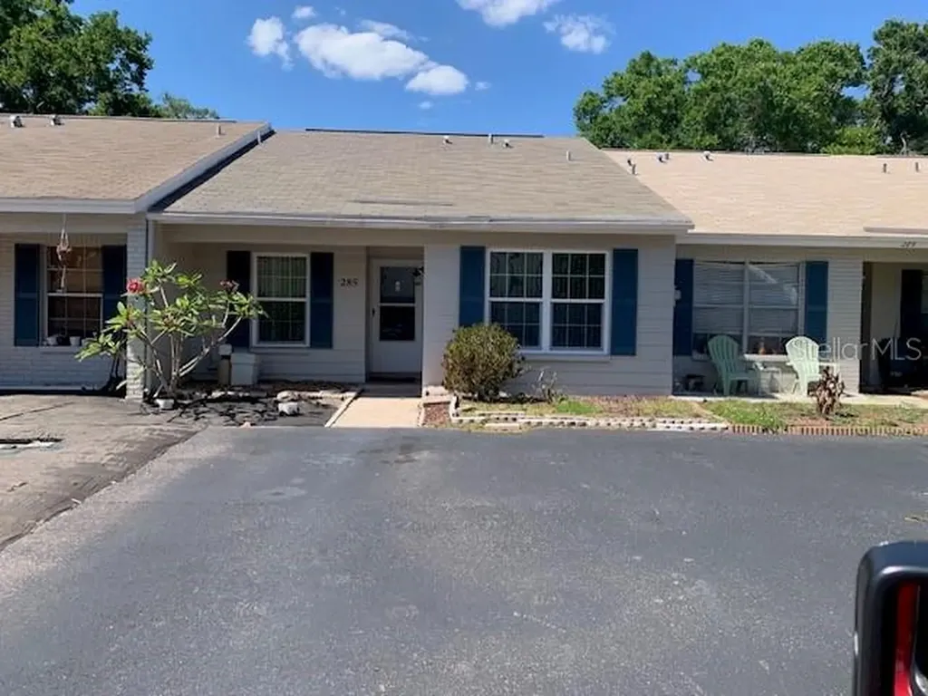 285 Rogers Court Safety Harbor FL 34695