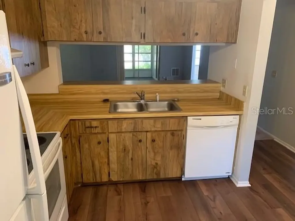285 Rogers Court Safety Harbor FL 34695