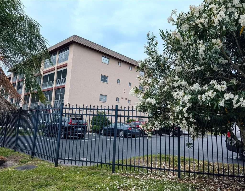 4127 Heron Way Bradenton FL 34205