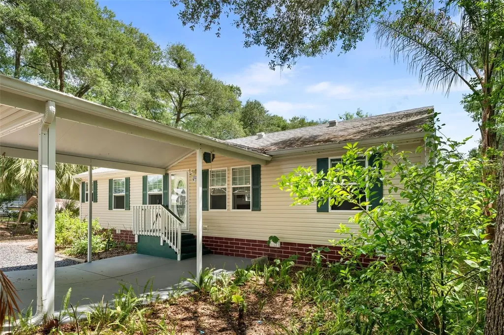 5841 SE 164th Avenue Ocklawaha FL 32179