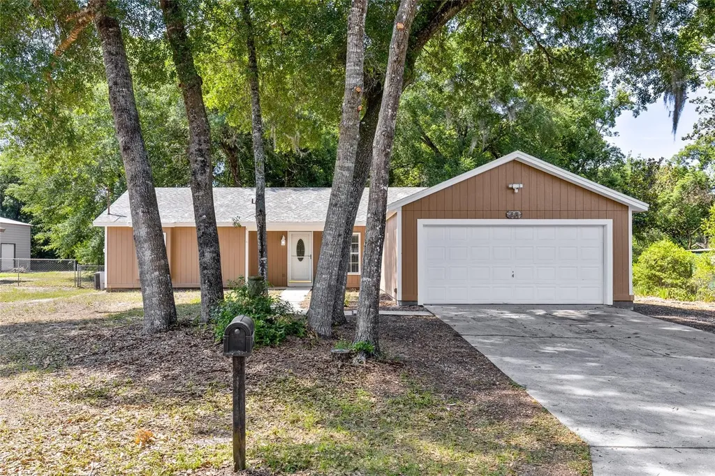 45 Lake Drive Debary FL 32713