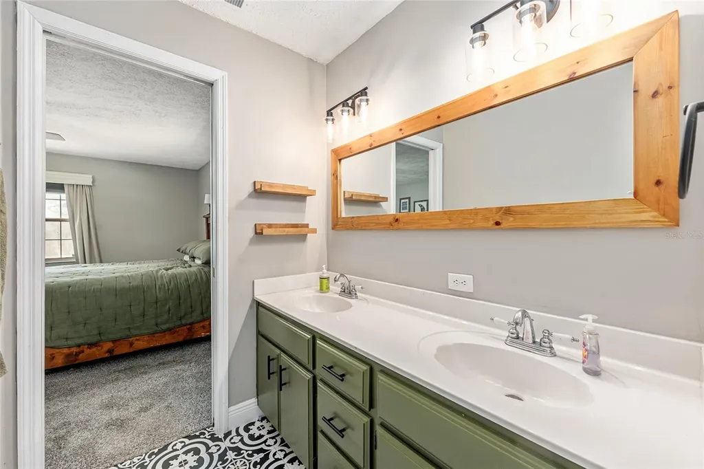 986 SE 57th Avenue Ocala FL 34480