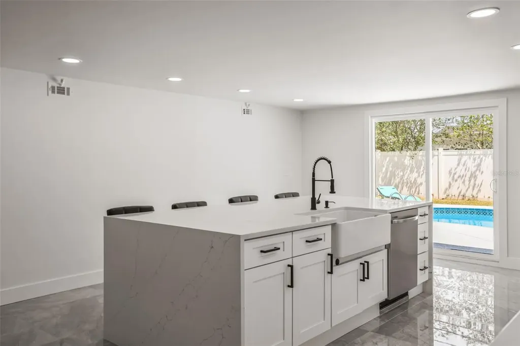 4327 Huntington Street NE St Petersburg FL 33703
