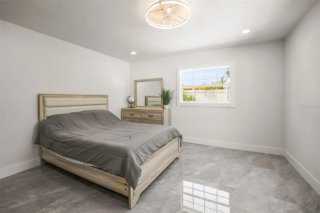 4327 Huntington Street NE St Petersburg FL 33703