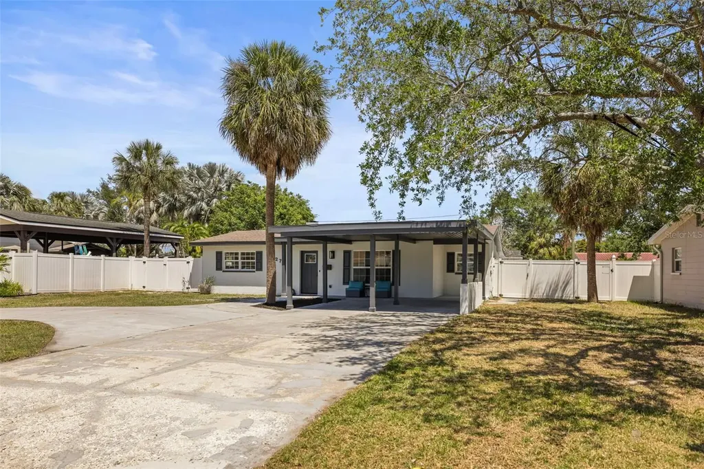 4327 Huntington Street NE St Petersburg FL 33703