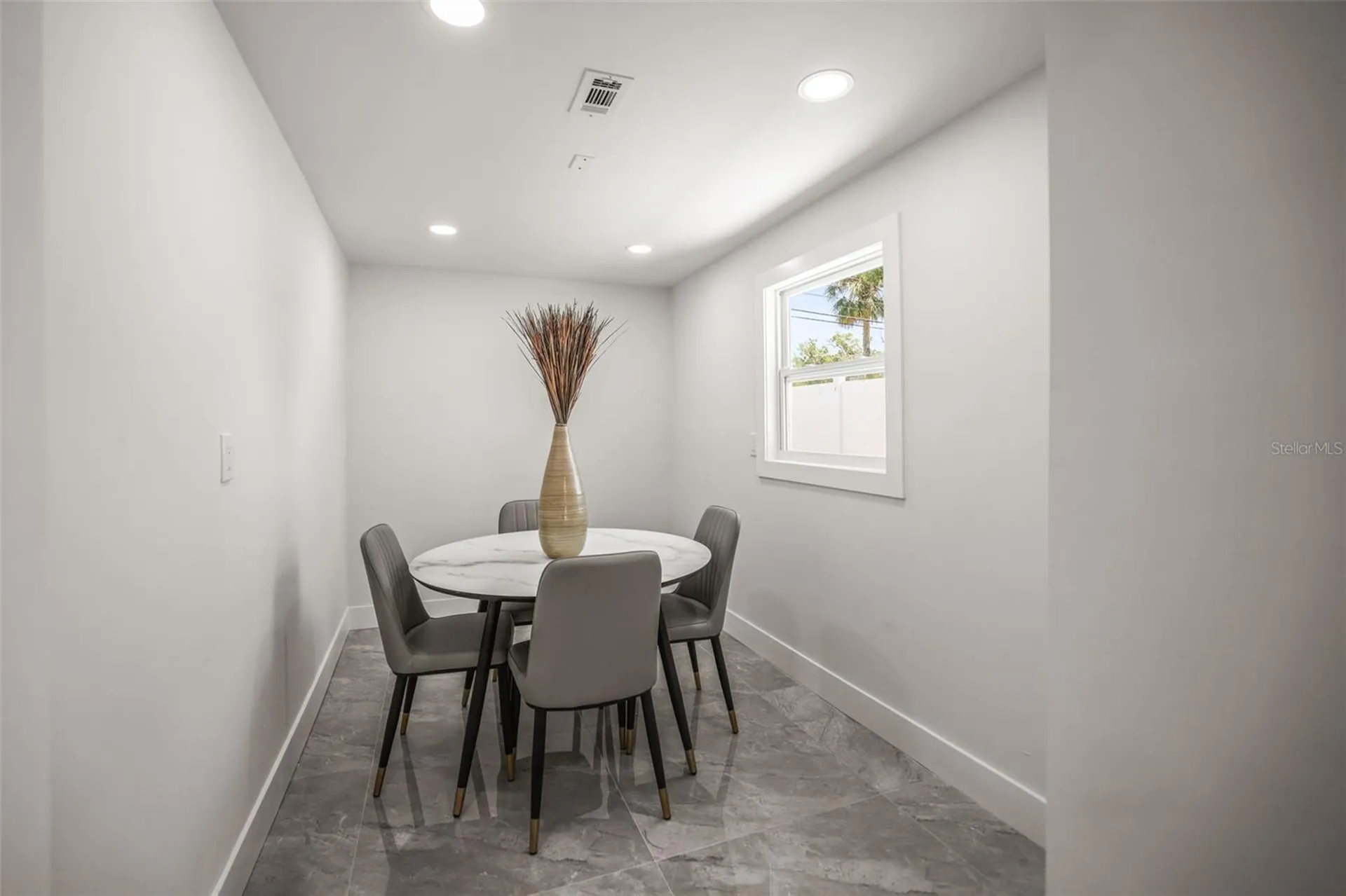 4327 Huntington Street NE St Petersburg FL 33703