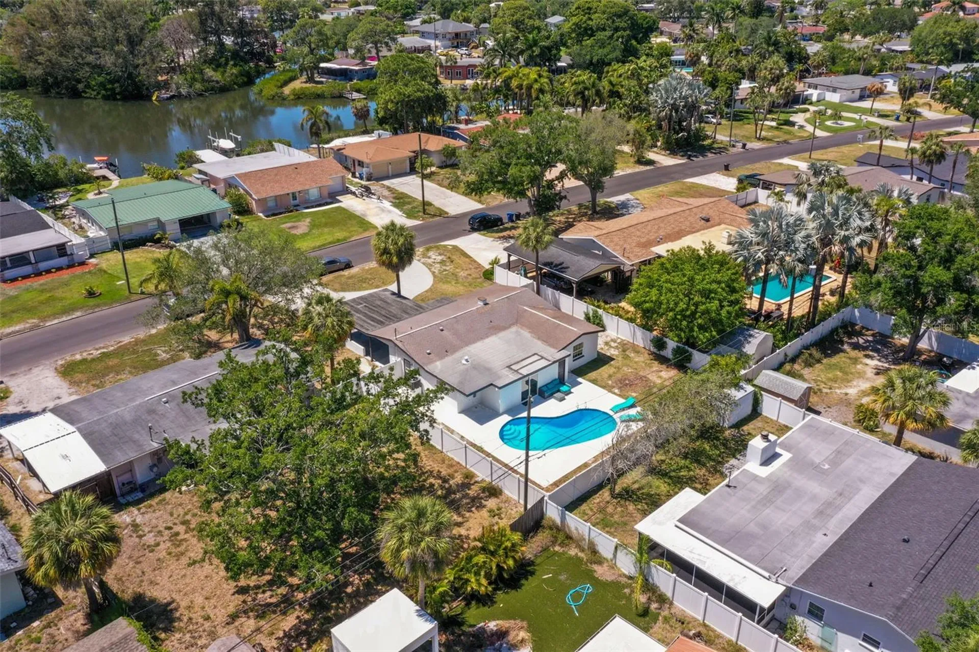 4327 Huntington Street NE St Petersburg FL 33703