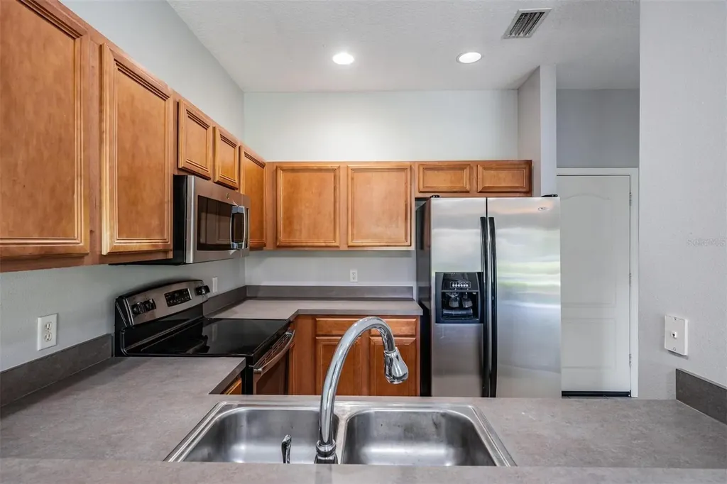 9084 Iron Oak Avenue Tampa FL 33647