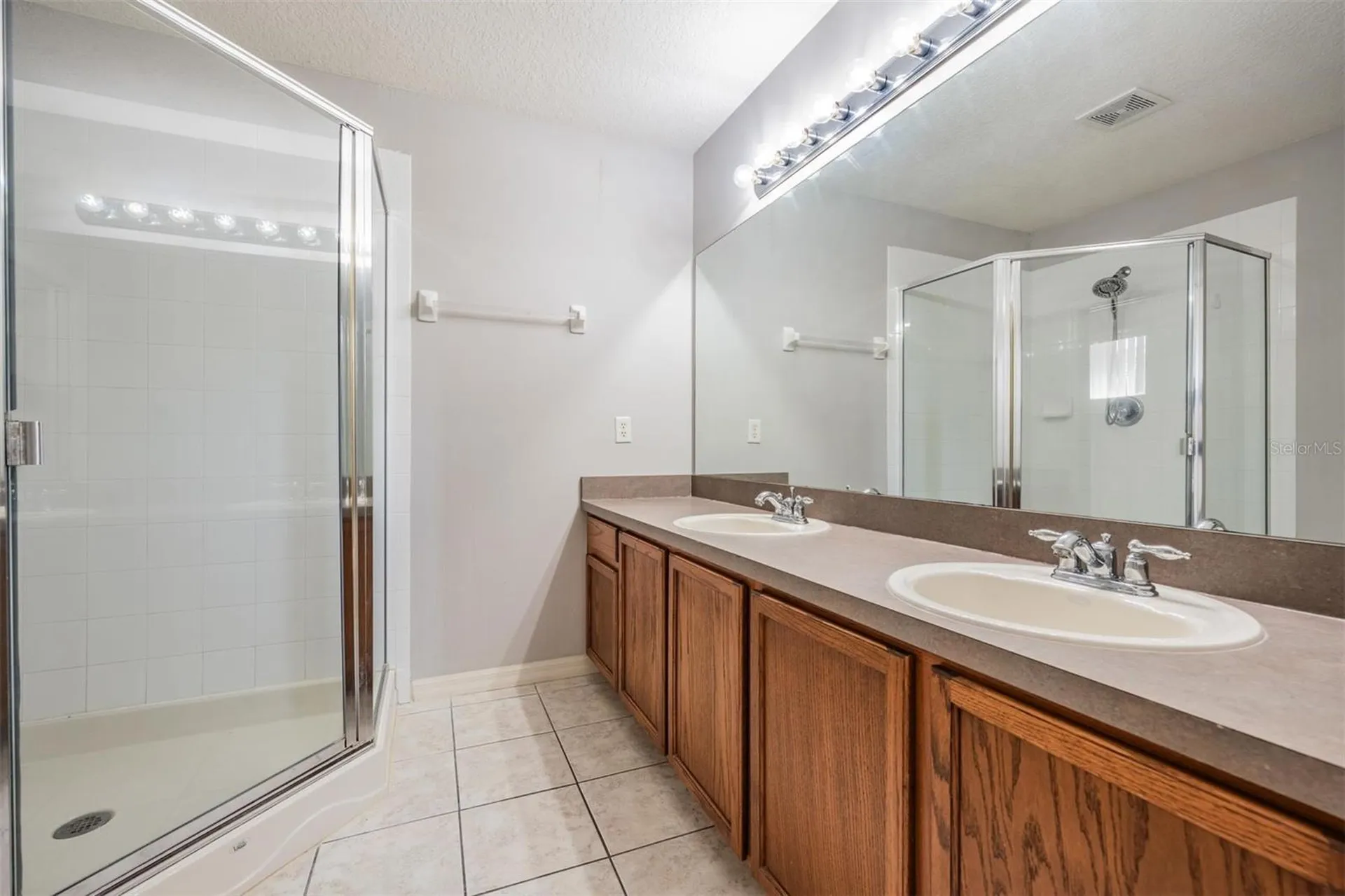 9084 Iron Oak Avenue Tampa FL 33647