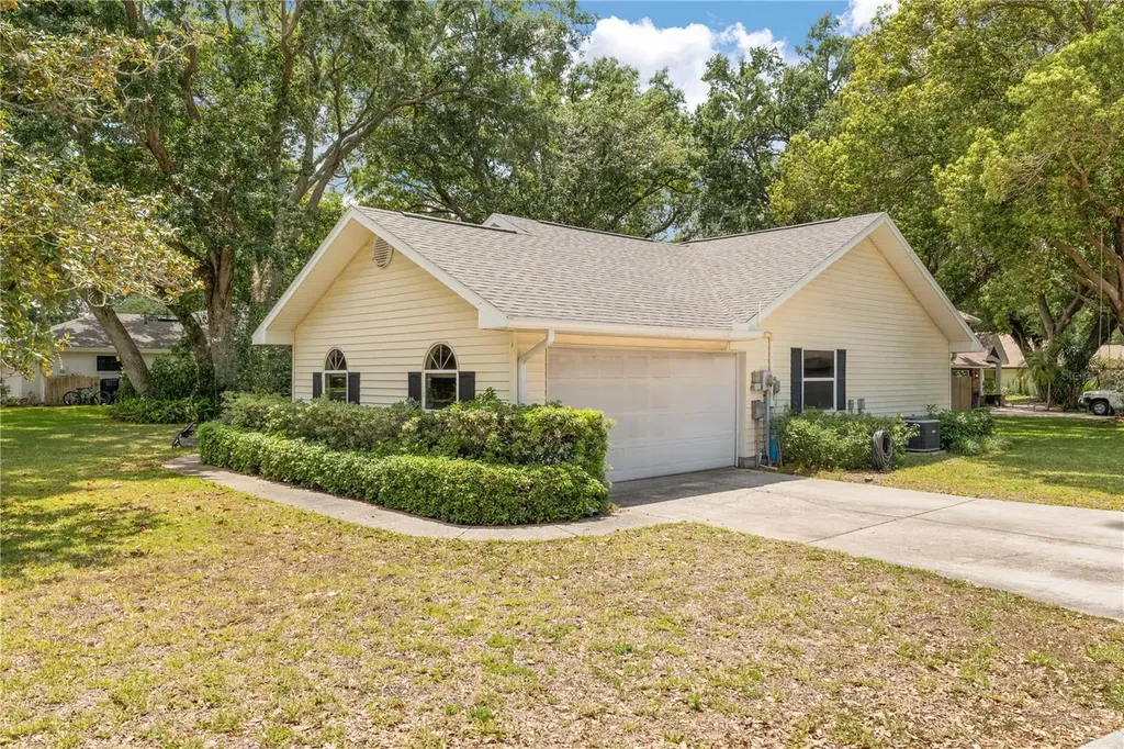 2121 Wildwood Lane Auburndale FL 33823