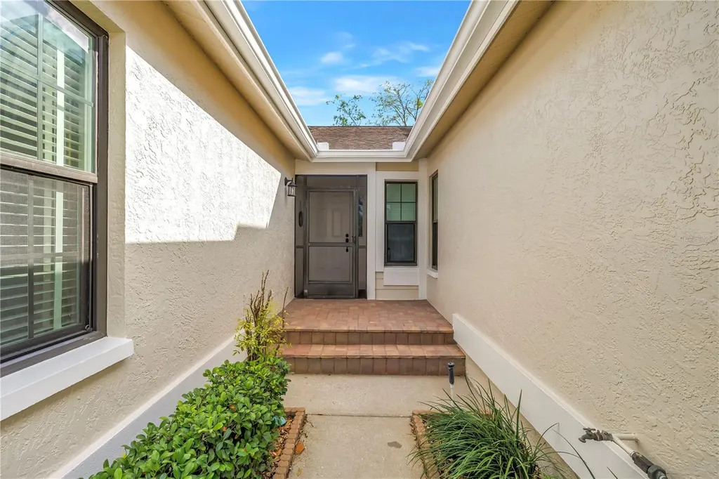 1044 Romano Court NE St Petersburg FL 33702