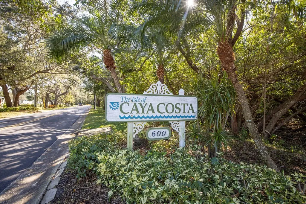1044 Romano Court NE St Petersburg FL 33702