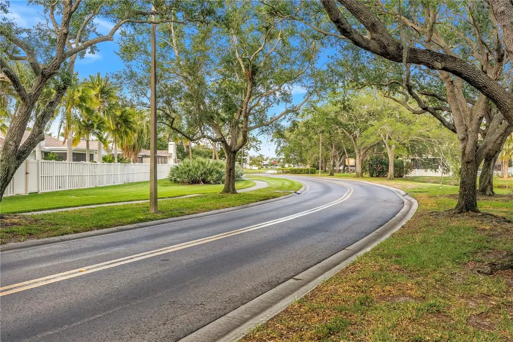 1044 Romano Court NE St Petersburg FL 33702