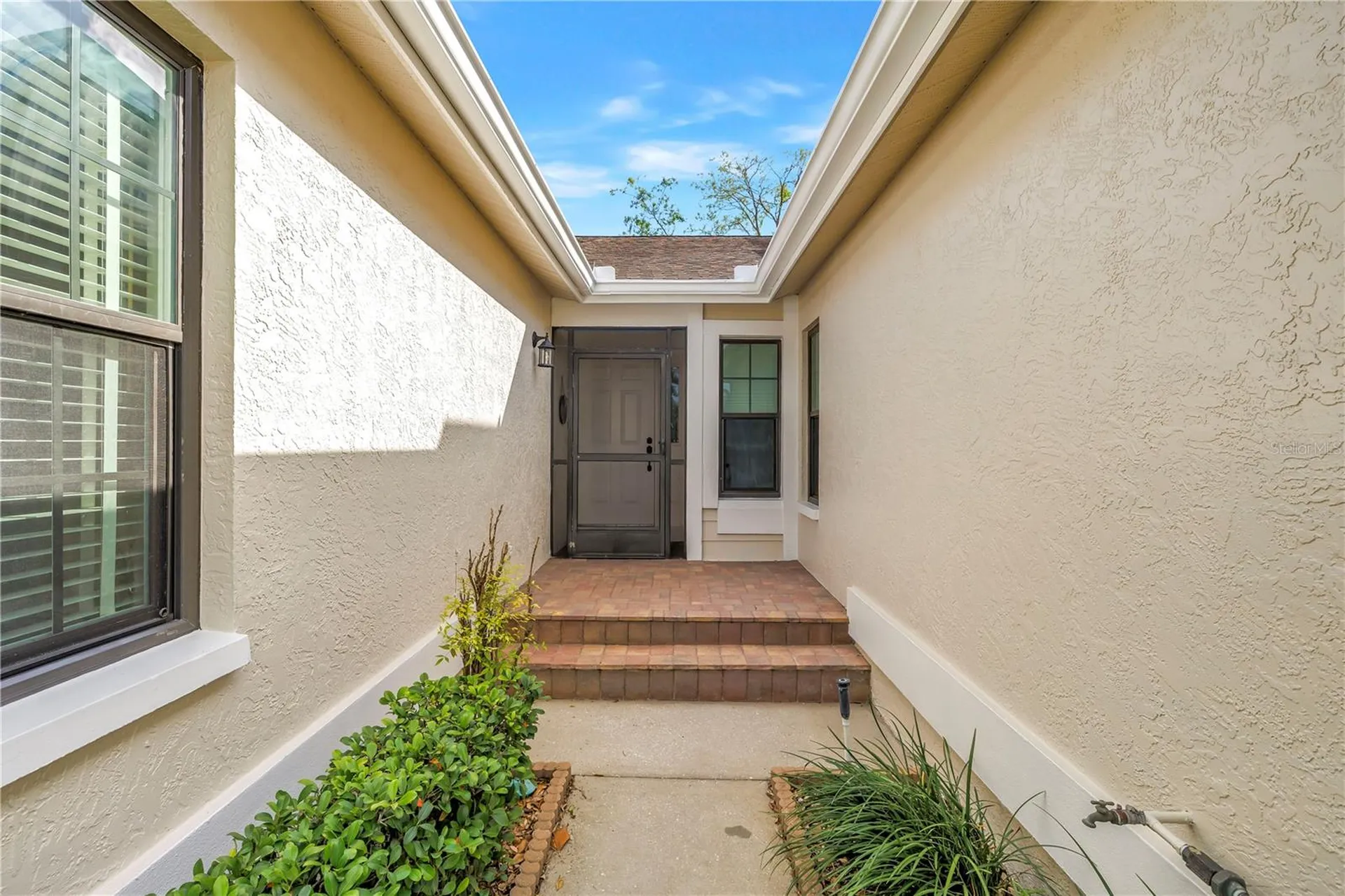 1044 Romano Court NE St Petersburg FL 33702