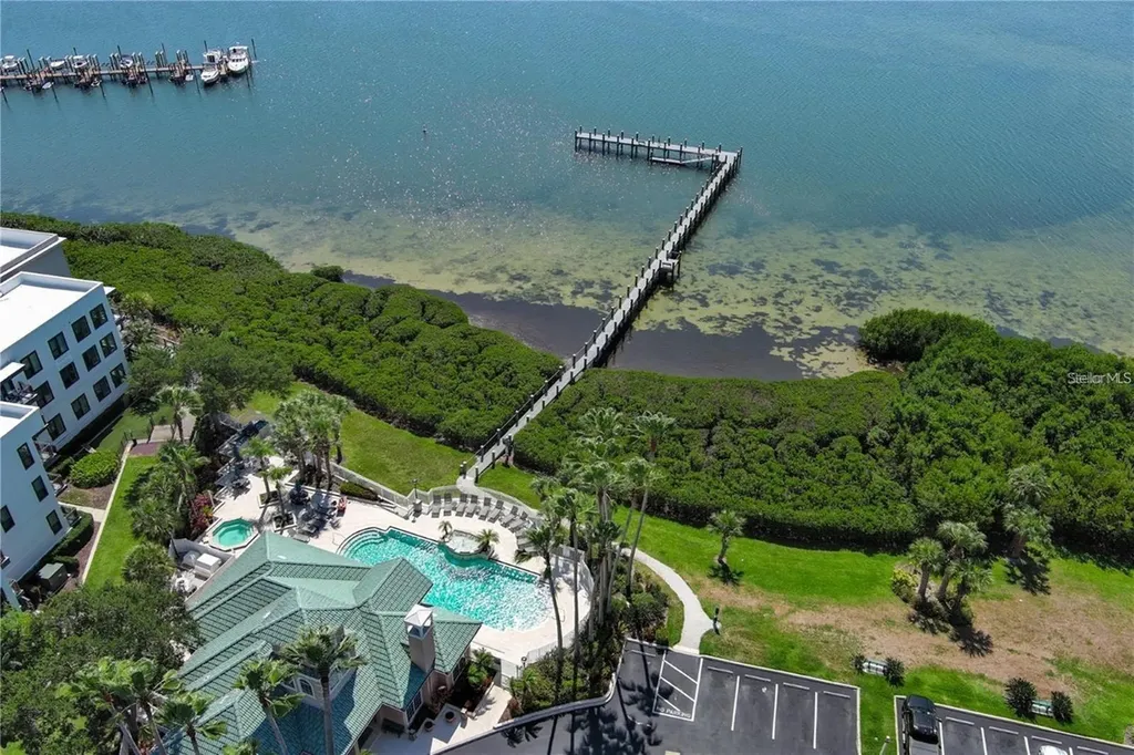 4301 Bay Club Circle Tampa FL 33607