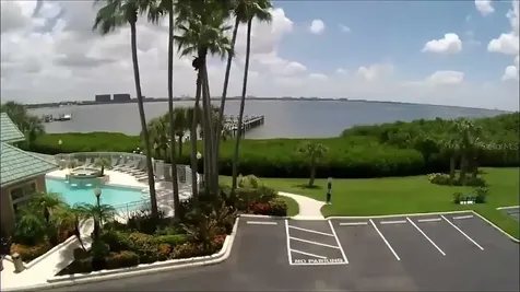 4301 Bay Club Circle Tampa FL 33607