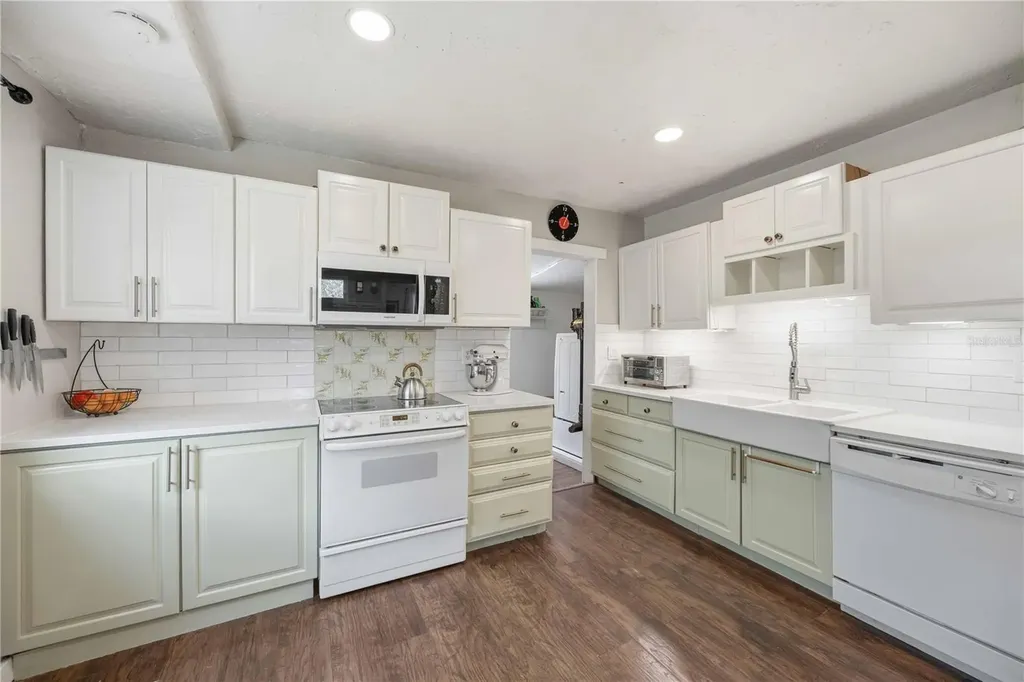 1223 12th Avenue W Bradenton FL 34205