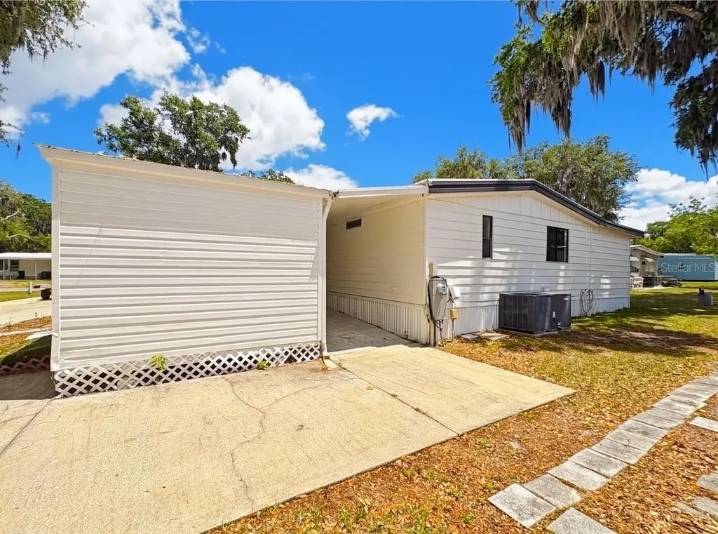 4 E Quail Run Wildwood FL 34785
