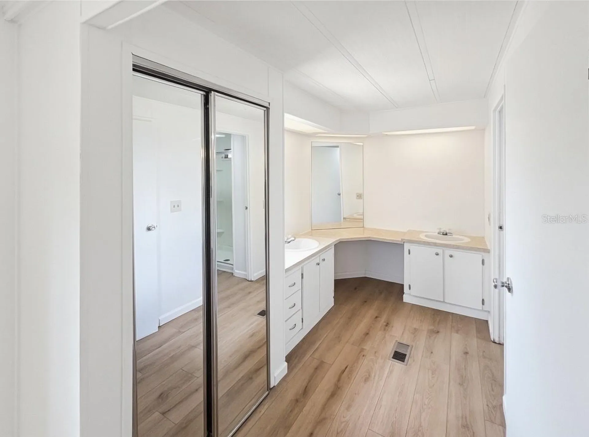 4 E Quail Run Wildwood FL 34785