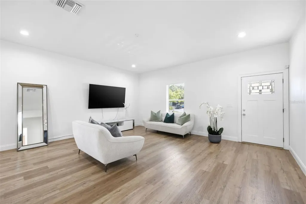 524 Grosse Avenue Avenue Tarpon Springs FL 34689