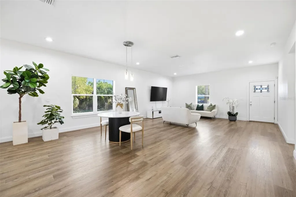 524 Grosse Avenue Avenue Tarpon Springs FL 34689