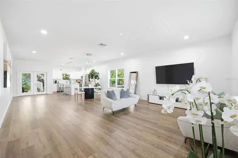 524 Grosse Avenue Avenue Tarpon Springs FL 34689