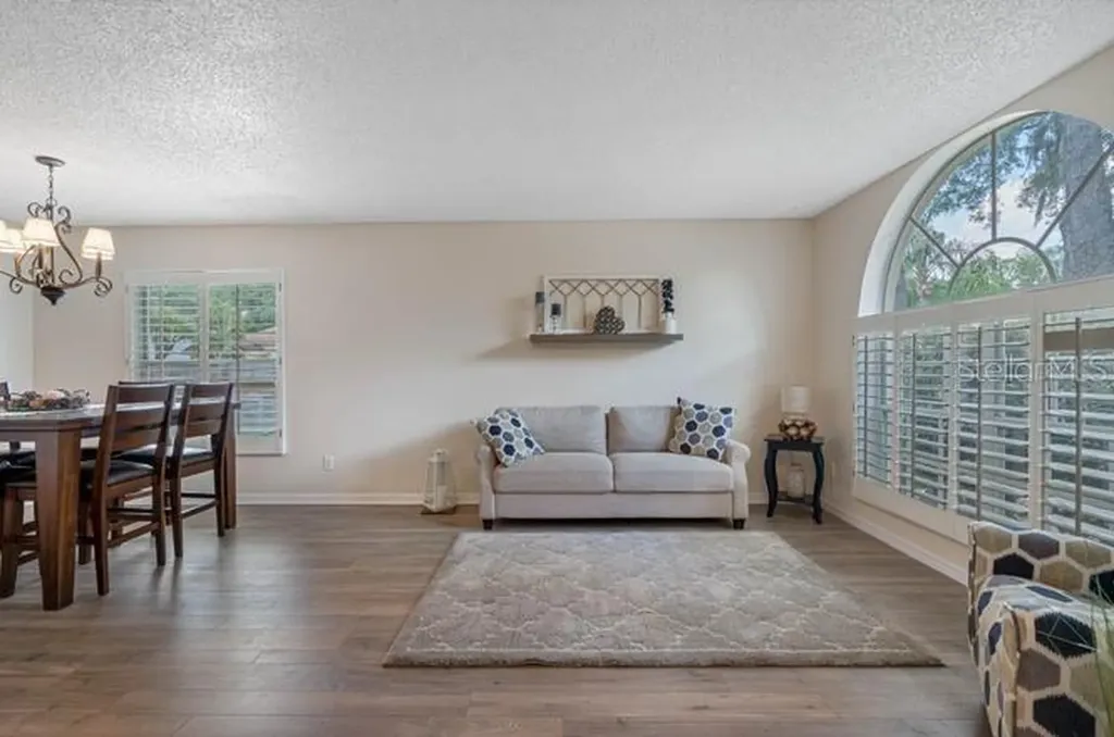 2301 Millcreek Court Valrico FL 33596