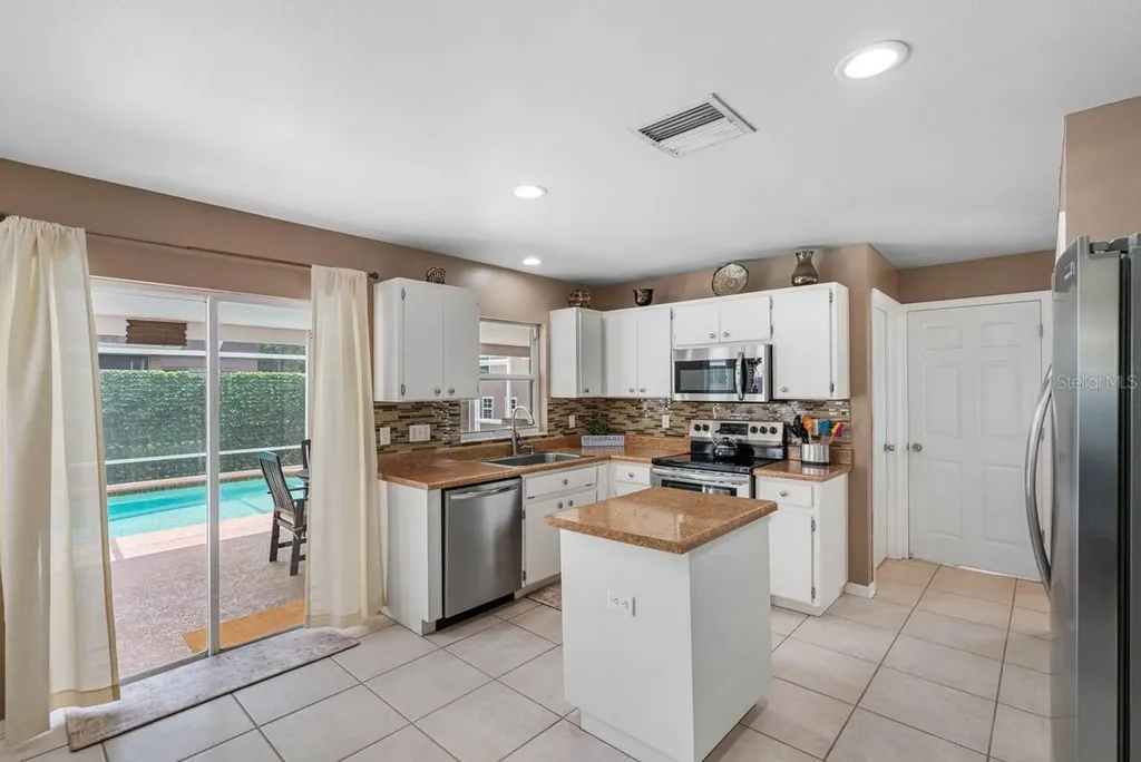 2301 Millcreek Court Valrico FL 33596