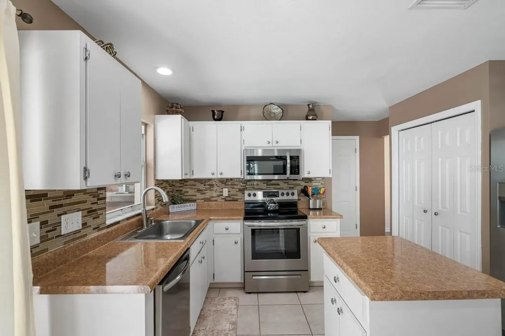2301 Millcreek Court Valrico FL 33596