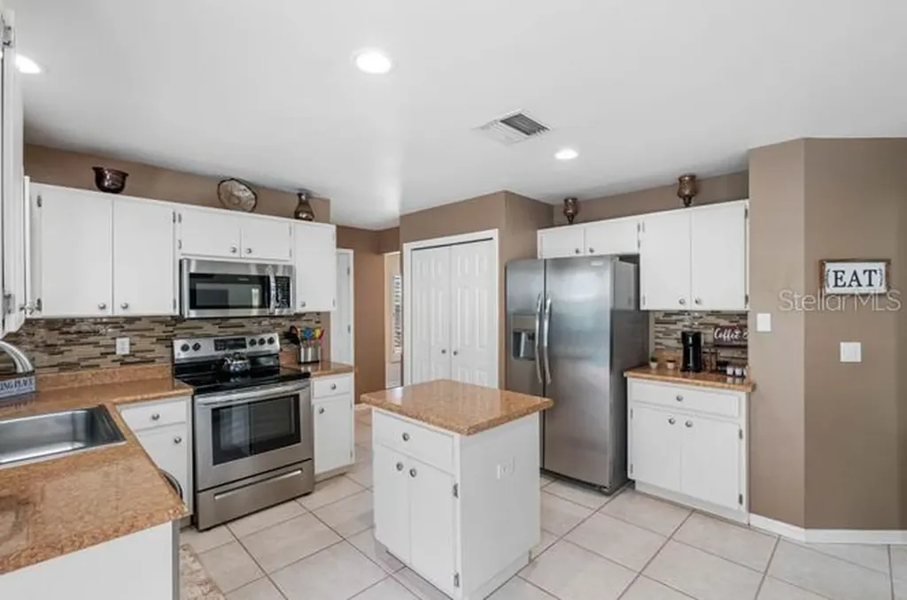 2301 Millcreek Court Valrico FL 33596