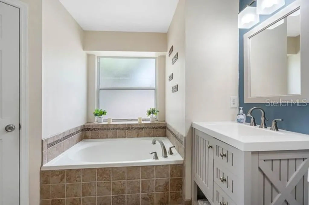 2301 Millcreek Court Valrico FL 33596