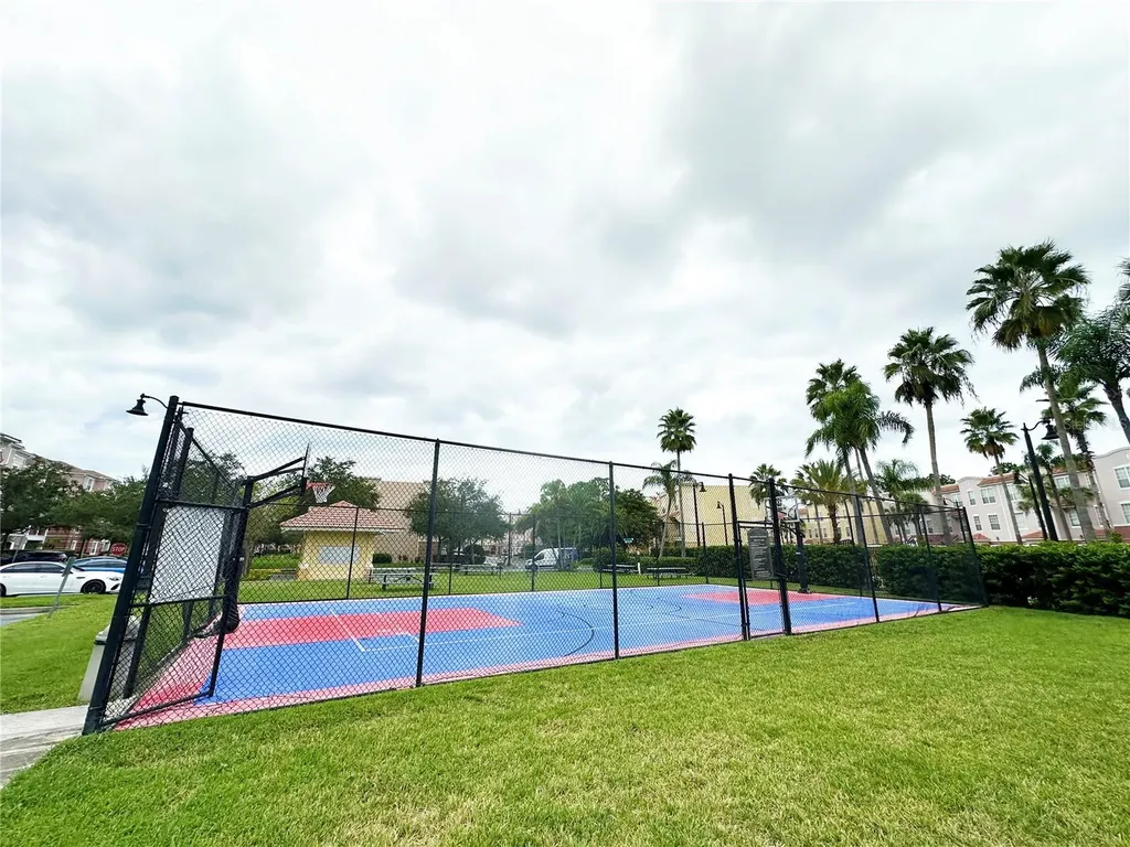 5024 Shoreway Loop Orlando FL 32819