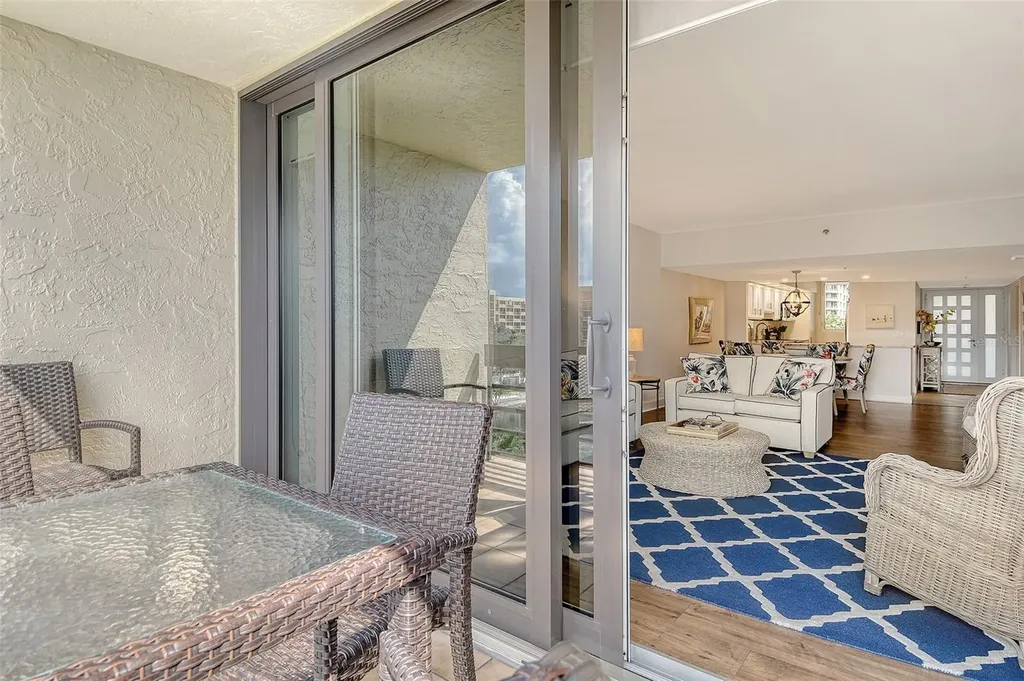 1115 Gulf Of Mexico Drive Longboat Key FL 34228
