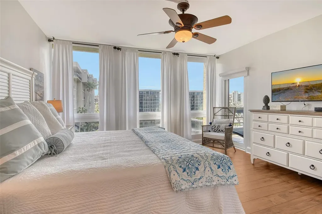 1115 Gulf Of Mexico Drive Longboat Key FL 34228