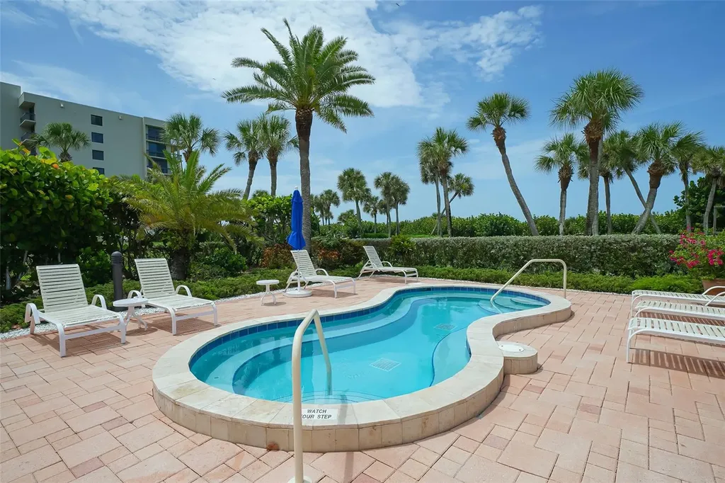 1115 Gulf Of Mexico Drive Longboat Key FL 34228