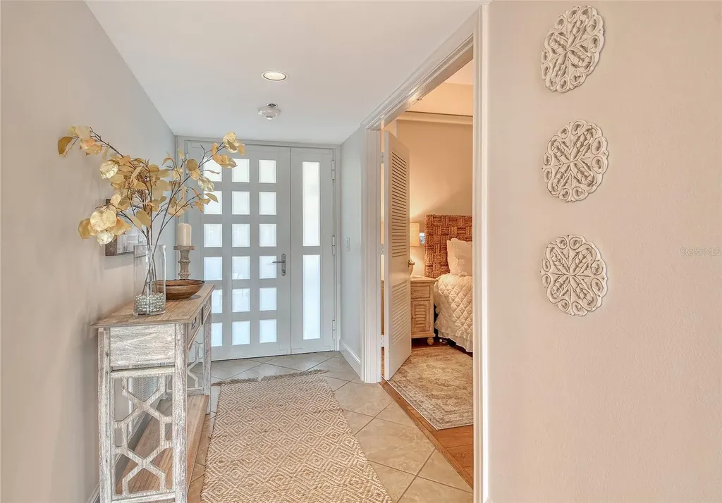 1115 Gulf Of Mexico Drive Longboat Key FL 34228