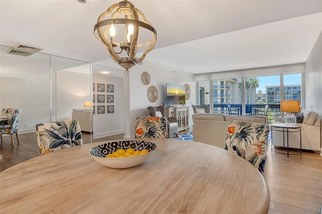 1115 Gulf Of Mexico Drive Longboat Key FL 34228