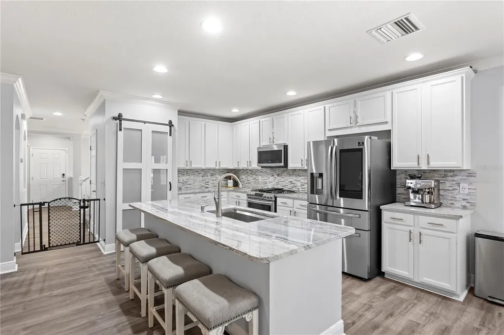 16018 Loneoak View Drive Lithia FL 33547