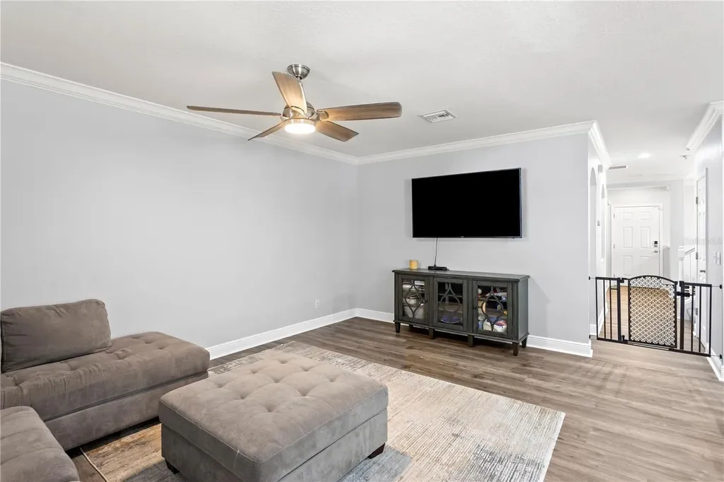 16018 Loneoak View Drive Lithia FL 33547