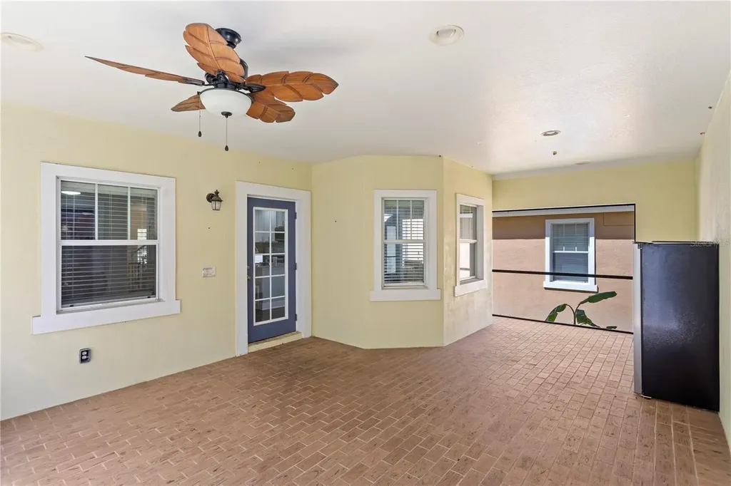 16018 Loneoak View Drive Lithia FL 33547